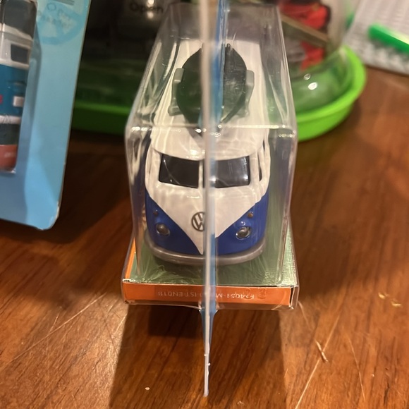 Jada Punch Buggy Slug Bug Volkswagen T1 Van Bus Surfboard Surf X 2 - Picture 8 of 10